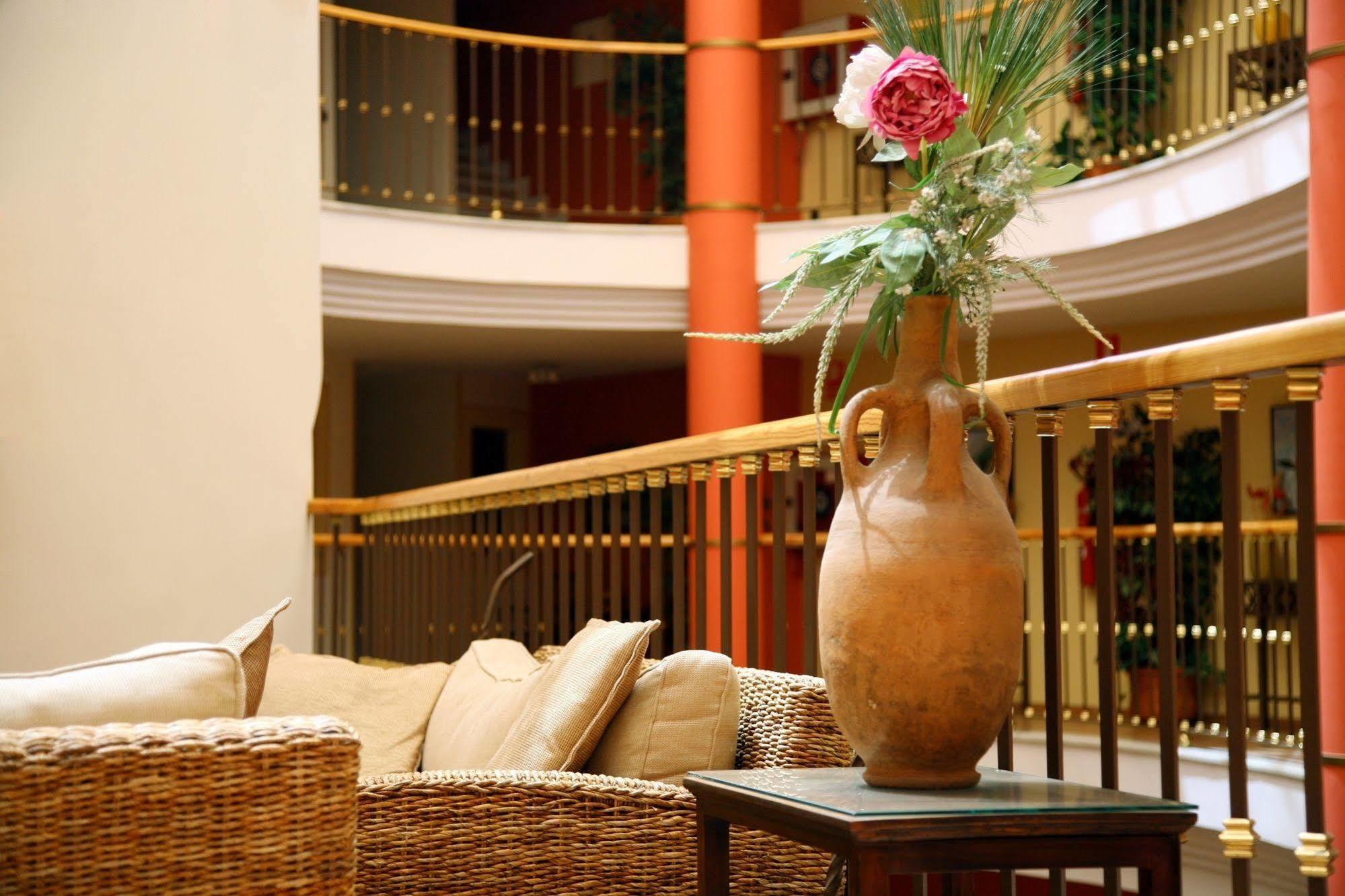 Ele Santabarbara Hotel กาสติเญฮา เด ลาเกวสตา ภายนอก รูปภาพ