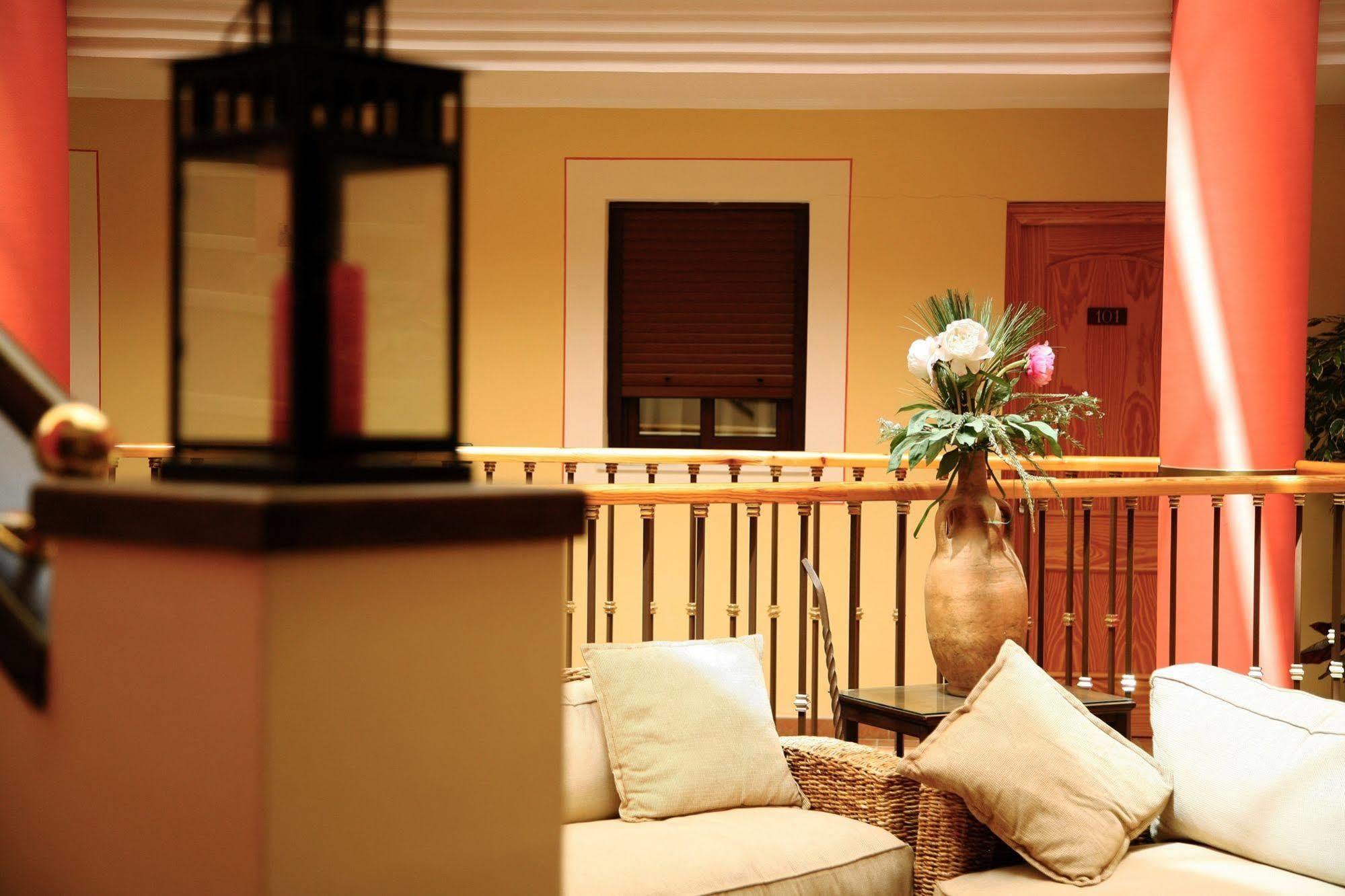 Ele Santabarbara Hotel กาสติเญฮา เด ลาเกวสตา ภายนอก รูปภาพ